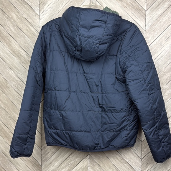 NWOT J. Crew boys reversible Sherpa puffer jacket with Primaloft. - Picture 4 of 10